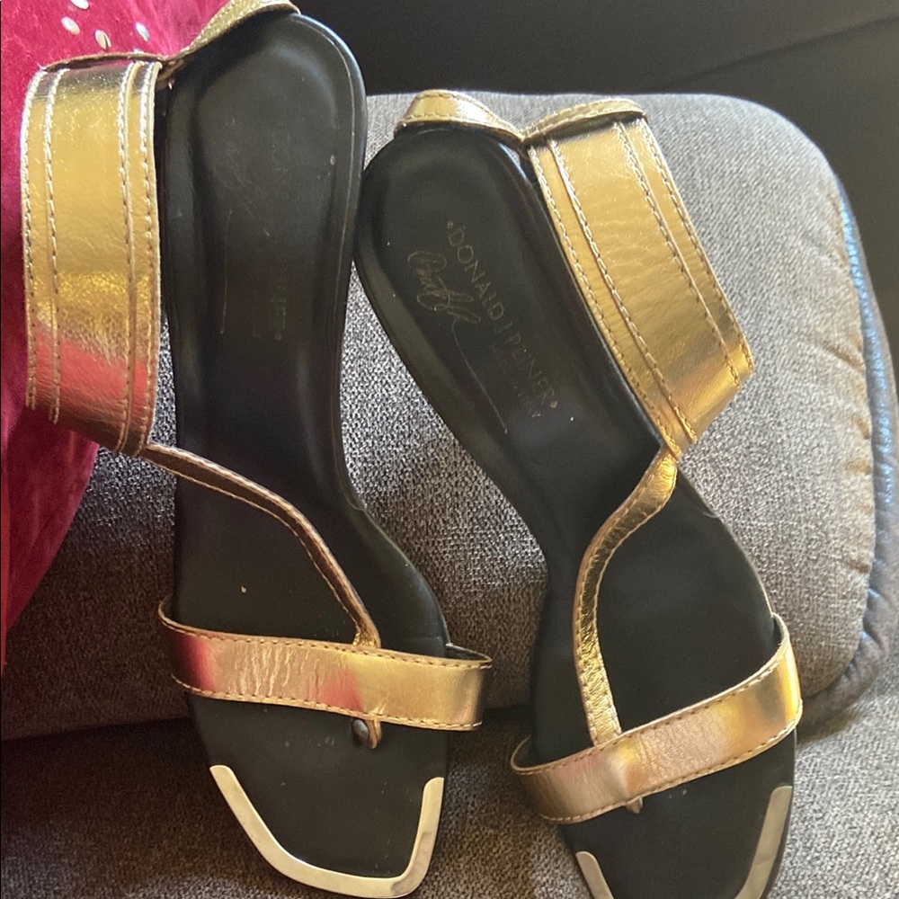 Donald J. Plainer Gold and Black Women's Sandals - Picture 6 of 6